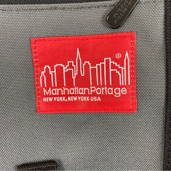Manhattan Portage Urban Bag Gray Shoulder Crossbody Bag 9” x 10” x 2” NWT - Picture 11 of 14